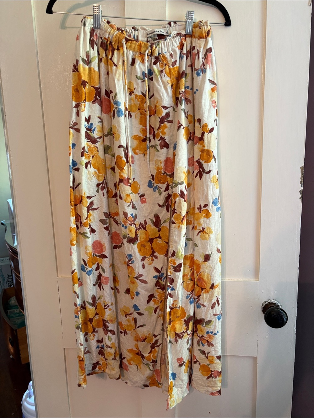 Abercrombie & Fitch Cream Floral Elastic Waist Maxi Skirt